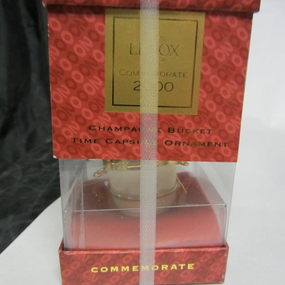 2000 LENOX COMMEMORATIVE ORNAMENT, CHAMPAGNE BOTTLE W/BUCKET,TIME CAPSULE - Picture 4 of 7